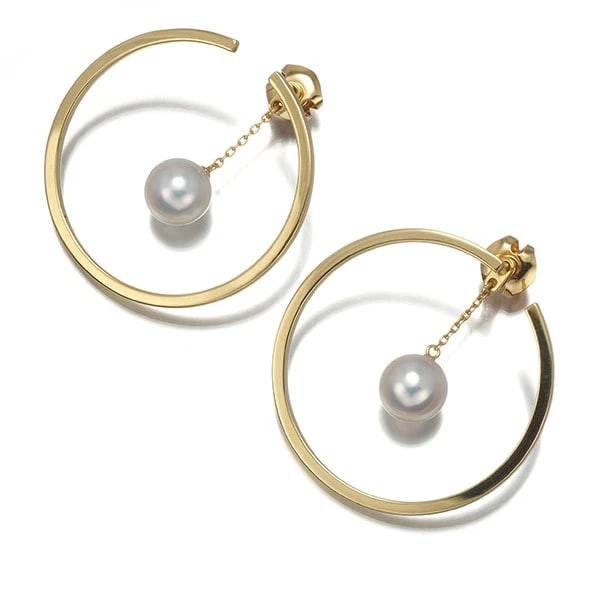 TASAKI EARRINGS AKOYA KINETIC: TASAKI Earrings Akoya Kinetic Brand: TASAKI Type: Earrings Material: 18K / 750 / Yellow Gold Color: Yellow Gold Size: Design Size: Diameter Approximately 31.8mm Accessories: None Accessories