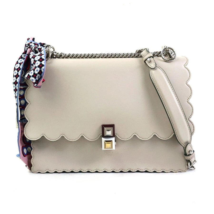 FENDI KAN I HANDBAG SHOULDER BAG AND SCARF LIGHT GRAY LEATHER/SILK: FENDI Kan I Handbag Shoulder Bag and Scarf Light Gray Leather/Silk Brand: FENDI Type: Handbag Material: Leather x Silk Color: Light Gray Size: Size [inch] W:9.8inx H:7.5inx D:2.8in Handle drop:4.5