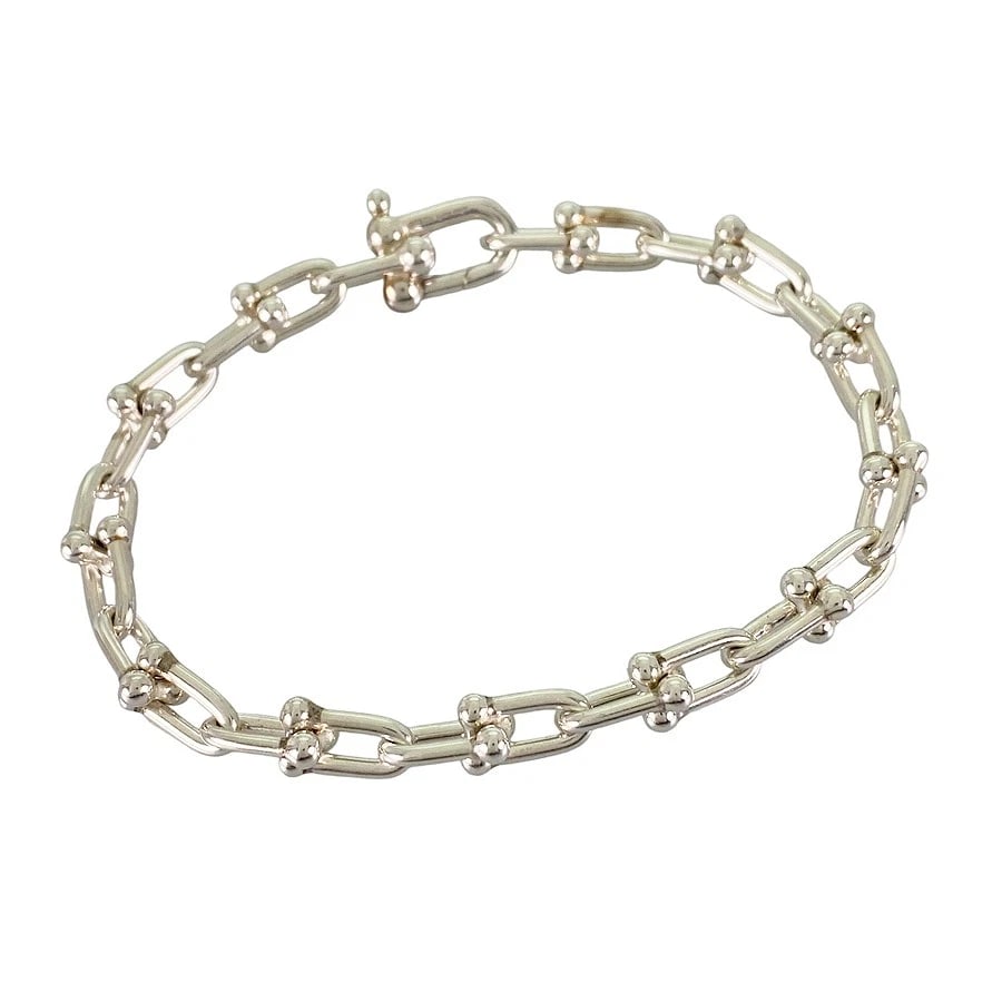 TIFFANY&CO. HARD WEAR SMALL LINK SILVER BRACELET: TIFFANY&Co. Hard Wear small link Silver Bracelet Brand: TIFFANY&Co. Type: Bracelet Material: Silver 925 Color: Silver Size: Wrist 17cm Accessories: None Accessories Notice: When purchasing