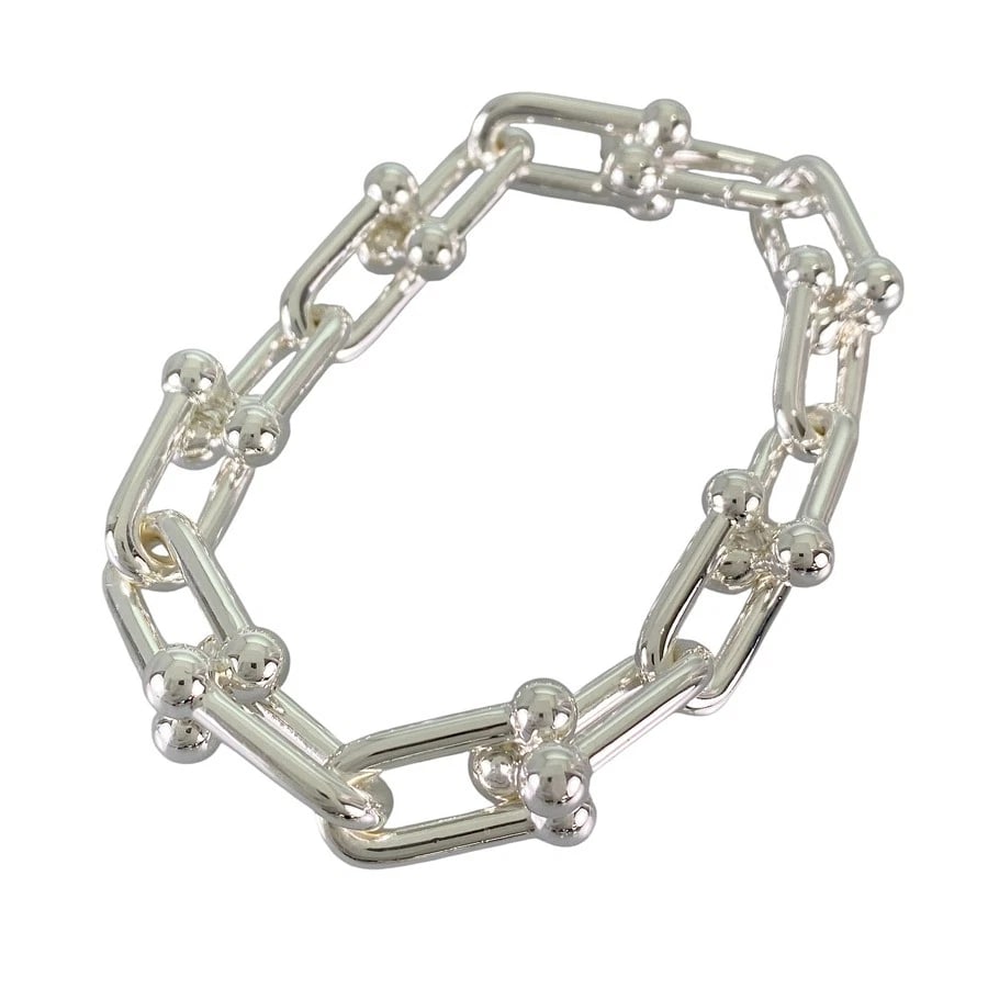 TIFFANY&CO. HARD WEAR LARGE LINK SILVER BRACELET: TIFFANY&Co. Hard Wear Large Link Silver Bracelet Brand: TIFFANY&Co. Type: Bracelet Material: Silver 925 Color: Silver Size: Wrist 16.5cm Accessories: None Accessories Notice: When purchasing