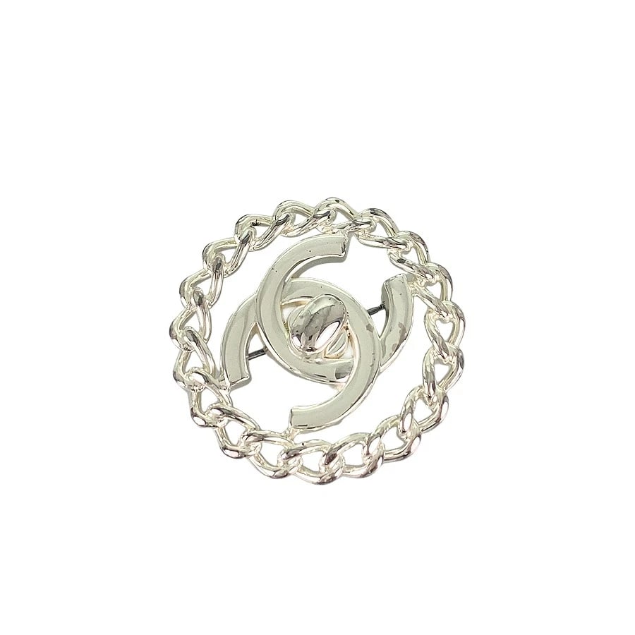 CHANEL METAL BROOCH (1 of 9)