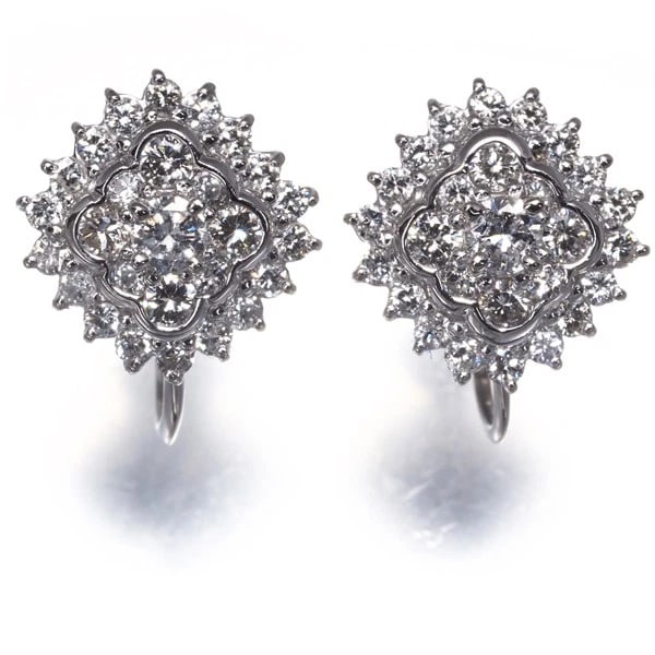 DIAMONDCLASSIC EARRINGS 850 PLATINUM: DiamondClassic Earrings 850 Platinum Brand: Unbranded Type: Earrings Material: 850 / Platinum Main Stone Natural Color: Platinum Size: Design size: 11.8 x 11.3mm Accessories: None Accessories