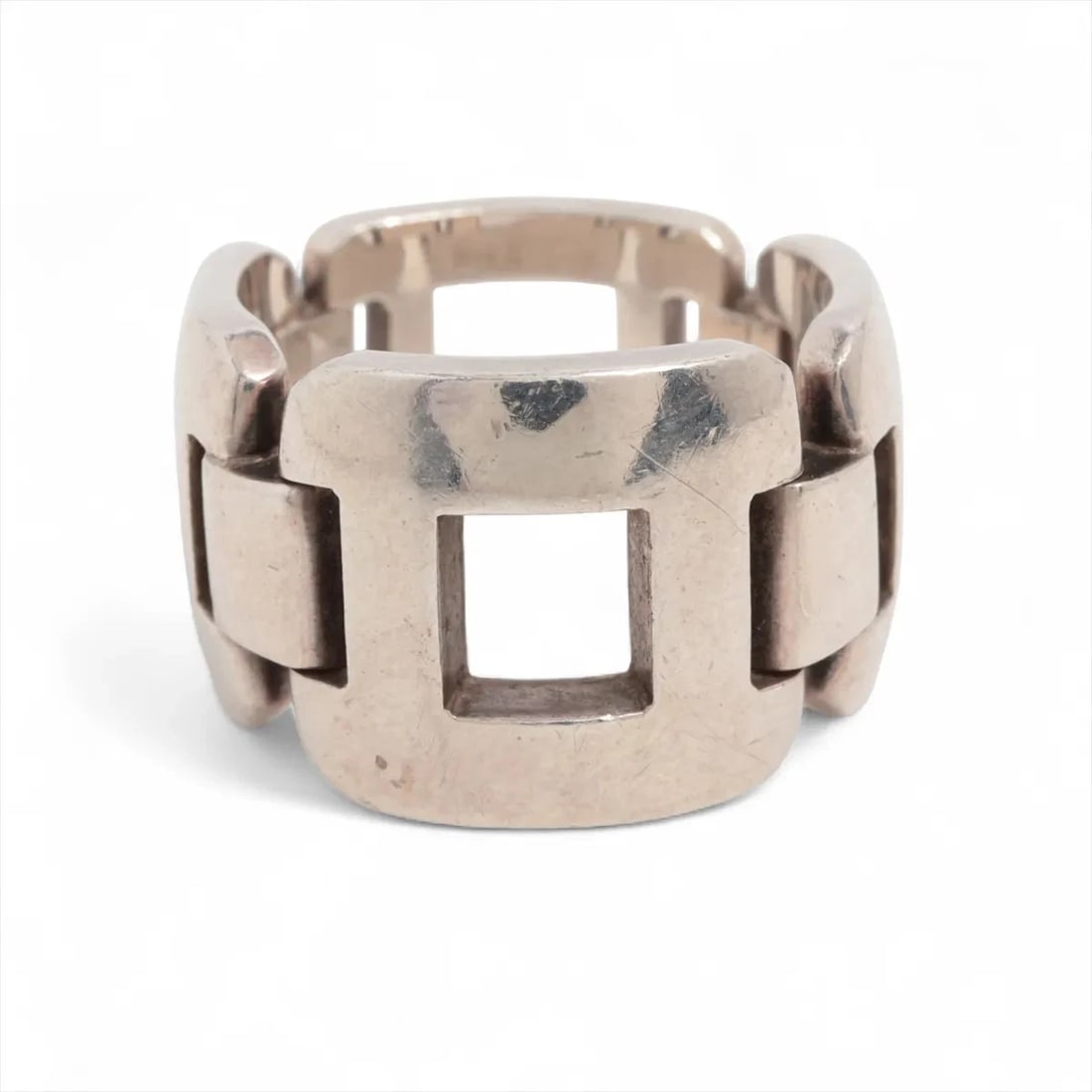 HERMÈS ENSEMBLE RING 925 SILVER: Hermès Ensemble Ring 925 Silver Brand: Hermès Type: Ring Material: Silver Color: 925 Silver Size: 6 US Accessories: None Accessories Notice: When purchasing pre-owned goods, please refer to