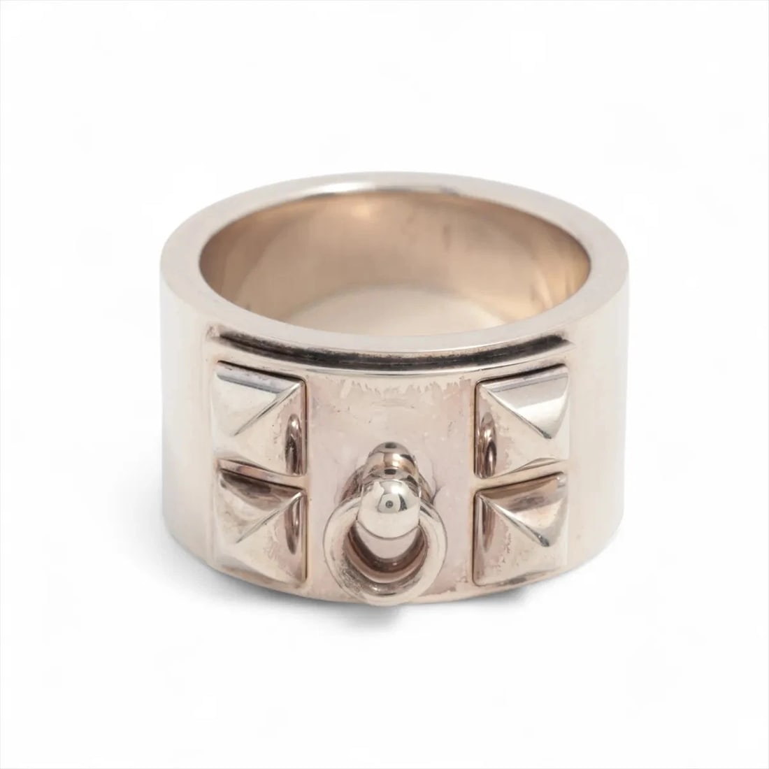 HERMÈS COLLIER CHIEN RING 925: Hermès Collier Chien Ring 925 Brand: Hermès Type: Ring Material: none Color: 925 Silver Size: 6 US Accessories: None Accessories Notice: When purchasing pre-owned goods, please refer to the