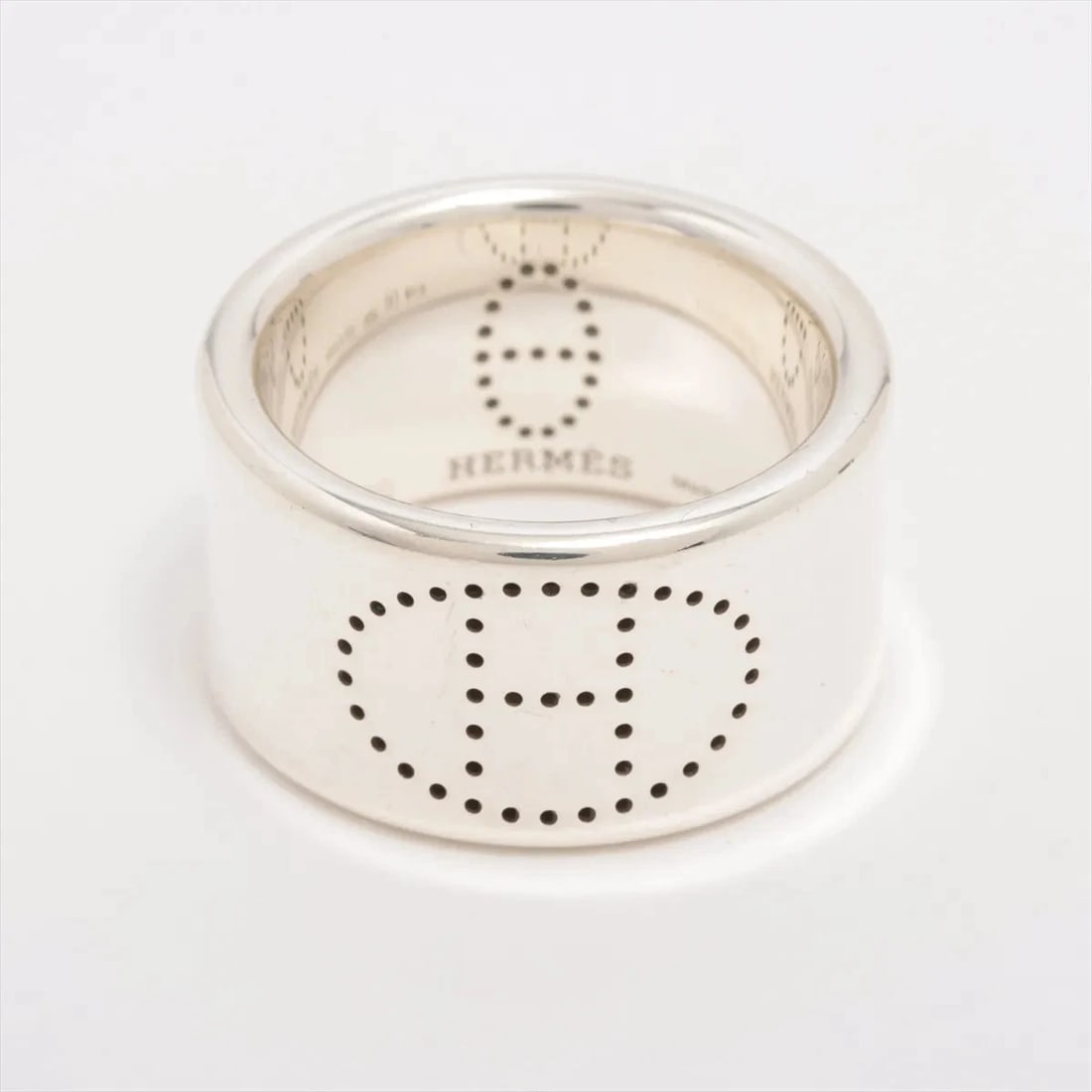 HERMÈS ECLIPSE RUBAN RING 925 SILVER: Hermès Eclipse Ruban Ring 925 Silver Brand: Hermès Type: Ring Material: Silver Color: 925 Silver Size: 4.75 - 5 US Accessories: None Accessories Notice: When purchasing pre-owned goods, pl