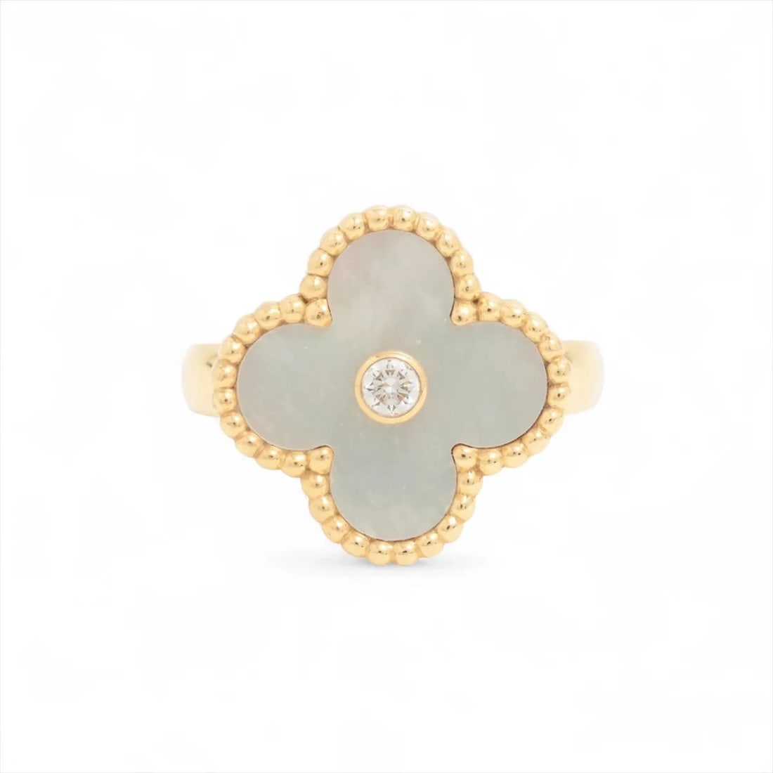 VAN CLEEF & ARPELS VINTAGE ALHAMBRA DIAMOND RING 750(YG): Van Cleef & Arpels Vintage Alhambra diamond Ring 750(YG) Brand: Van Cleef & Arpels Type: Ring Material: none Main Stone Natural Color: 750(YG) Size: 3.25 US Accessories: None Accessories N