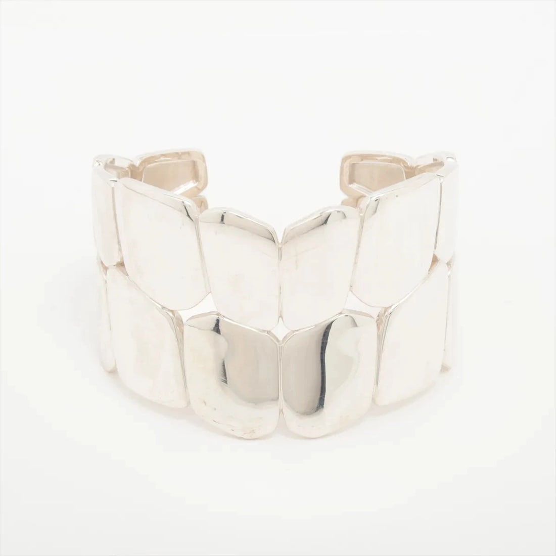 HERMÈS NILOTICUS ECLAT BANGLE 925 SILVER: Hermès Niloticus Eclat Bangle 925 Silver Brand: Hermès Type: Bracelet Material: Silver Color: 925 Silver Size: Bracelet length:15.5 Accessories: None Accessories Notice: When purchasing pr