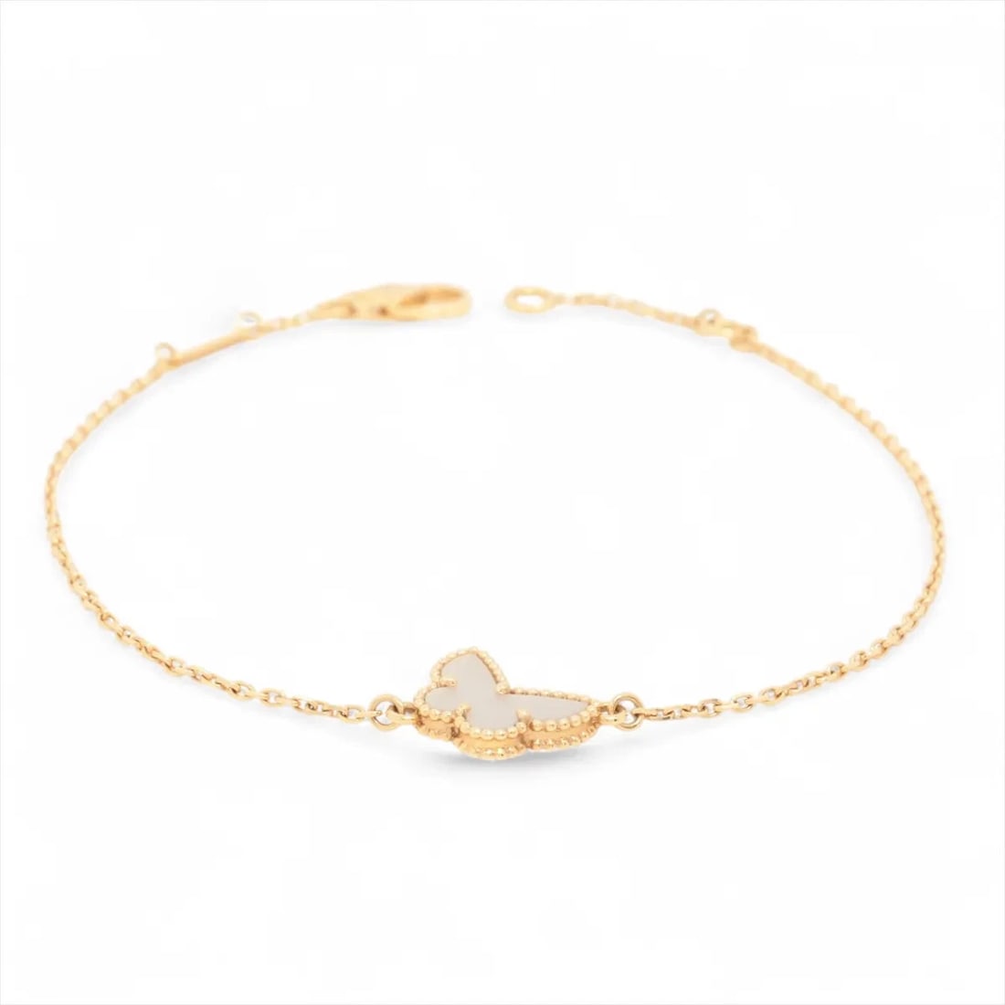 VAN CLEEF & ARPELS SWEET ALHAMBRA BRACELET 750(YG): Van Cleef & Arpels Sweet Alhambra Bracelet 750(YG) Brand: Van Cleef & Arpels Type: Bracelet Material: none Color: 750(YG) Size: Bracelet length:18 Accessories: None Accessories Notice: Whe