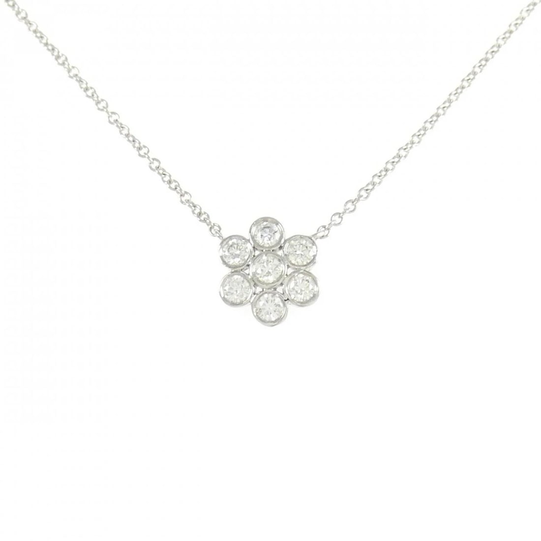 TIFFANY & CO. SWING FLOWER NECKLACE: Tiffany & Co. Swing Flower Necklace Brand: Tiffany Type: Necklace Material: Platinum 950 Main Stone Natural Color: Platinum Size: 41cm Accessories: None Accessories Notice: When purchasing