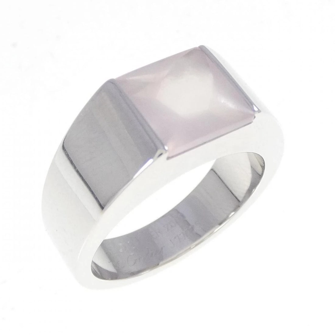 CARTIER TANK RING: Cartier Tank Ring Brand: Cartier Type: Ring Material: 750 White Gold Main Stone Rose Quartz Color: White Gold Size: 7.5-8 (US size) Accessories: None Accessories Notice: When purchasing