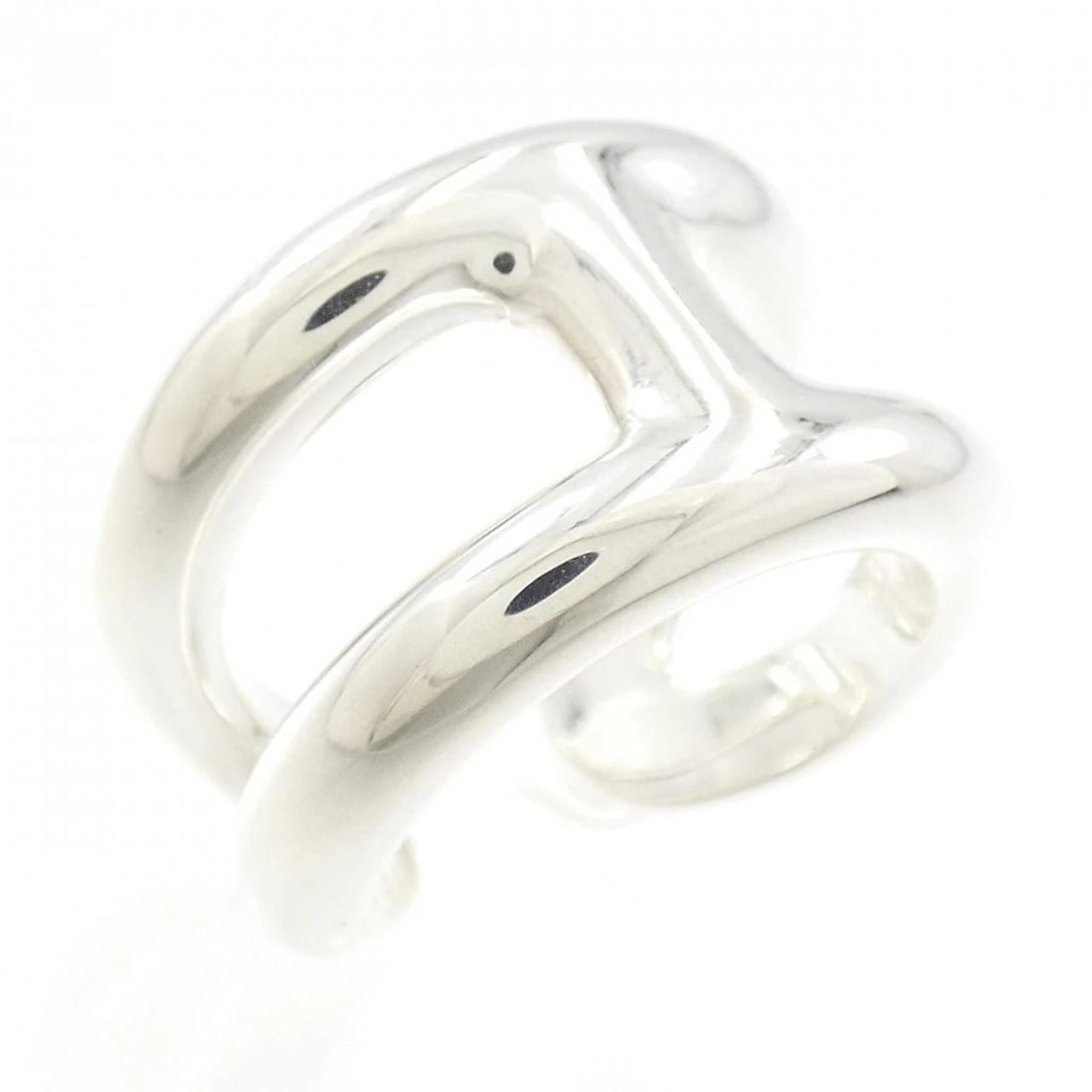 HERMES OSMOSE SMALL RING: HERMES Osmose Small Ring Brand: HERMES Type: Ring Material: 925 Silver Color: Silver Size: 5.5 (US size) Accessories: None Accessories Notice: When purchasing pre-owned goods, please refer