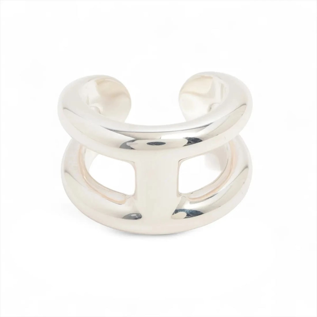 HERMÈS OSMOZ PM RING SILVER: Hermès Osmoz PM Ring Silver Brand: Hermès Type: Ring Material: Silver Color: 925 Silver Size: 6 US Accessories: None Accessories Notice: When purchasing pre-owned goods, please refer to th