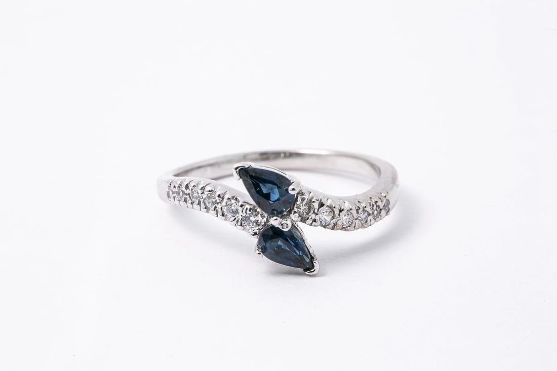 SAPPHIRE & DIAMOND CROSSOVER BAND 14K WHITE GOLD RING (1 of 4)
