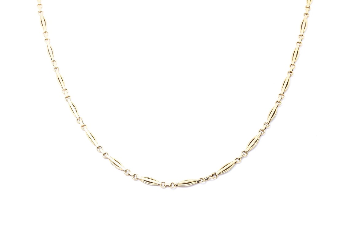 VINTAGE EXTRA LONG 14K YELLOW GOLD NECKLACE CHAIN: Vintage Extra Long 14k Yellow Gold Necklace Chain Brand: Unbranded Type: Necklace Material: Yellow Color: Yellow Gold 14k Size: Length - 36" Width - 3.6mm Accessories: None Accessories Not