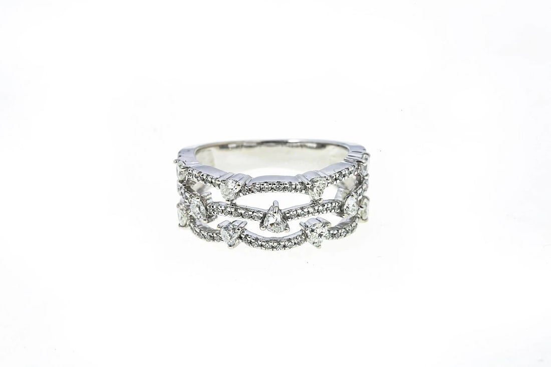 HEART DIAMOND COCKTAIL CLUSTER BAND 18K 750 WHITE GOLD RING: Heart Diamond Cocktail Cluster Band 18K 750 White Gold Ring Brand: Unbranded Type: Ring Material: none Main Stone Natural Color: White Gold 18k Size: 5.5 US Accessories: None Accessories