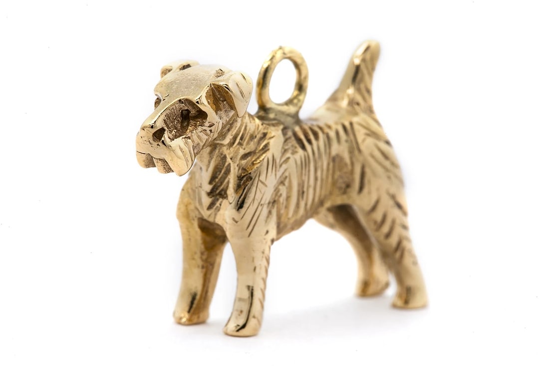 VINTAGE SOLID GOLD 14K TERRIER 3D CHARM PENDANT: Vintage Solid Gold 14k Terrier 3D Charm Pendant Brand: Unbranded Type: Charm(s) Material: Yellow Color: Yellow Gold 14k Size: Length x Width - 0.75" x 1.00" Accessories: None Accessories