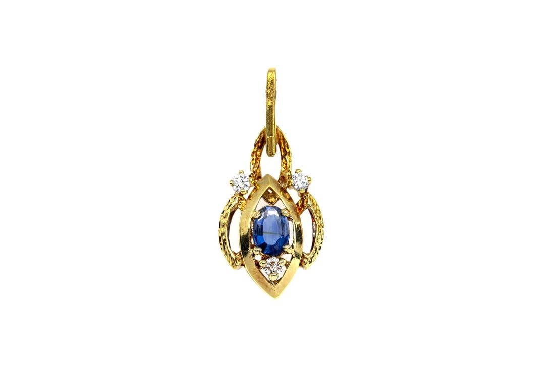 VINTAGE NATURAL SAPPHIRE & DIAMOND DROP CHARM 18K 750 YELLOW GOLD PENDANT: Vintage Natural Sapphire & Diamond Drop Charm 18K 750 Yellow Gold Pendant Brand: Unbranded Type: Charm(s) Material: Yellow Main Stone Natural Color: 18K 750 Yellow Gold Size: Length x Width - 1.1"