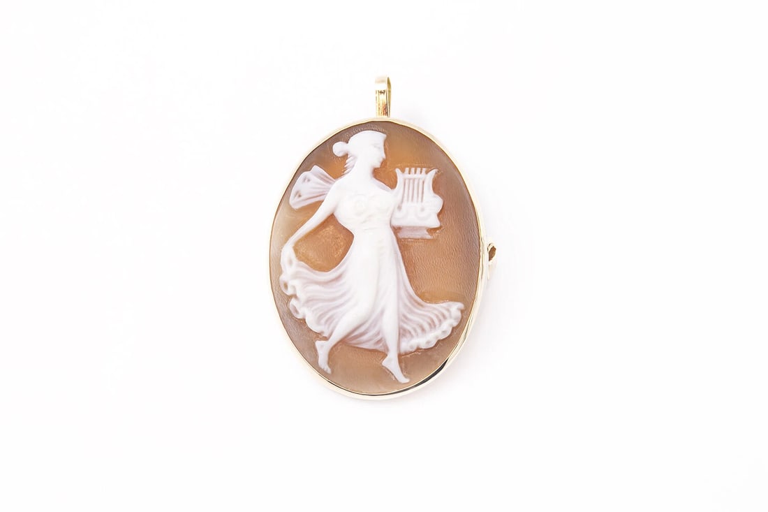 SARDONYX CAMLYRE ERATO LADY WITH HARP LAPEL PIN BROOCH (1 of 2)