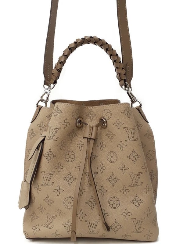 LOUIS VUITTON MAHINA MURIA 2-WAY BAG MAHINA LEATHER GRAY DUST BAG 2-WAY BAG: Louis Vuitton Mahina Muria 2-Way Bag Mahina Leather Gray Dust Bag 2-Way Bag Brand: Louis Vuitton Type: 2-Way Bag Material: Exterior MaterialMahina Leather Color: Exterior Color Galle (Greige) Size