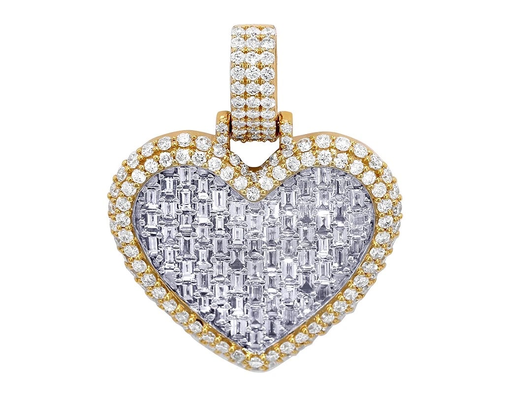 BAGUETTE REAL DIAMOND HEART PENDANT YELLOW GOLD 10K: Baguette Real Diamond Heart Pendant Yellow Gold 10k Brand: None Type: Necklace Material: Metal Yellow Gold Main Stone Natural Color: Yellow Gold Size: Dimension 1.3" Accessories: None Acce