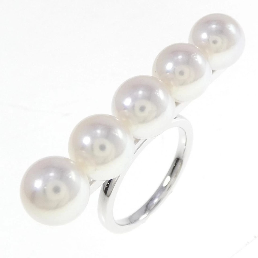 TASAKI BALANCE SIGNATURE RING: TASAKI Balance Signature Ring Brand: TASAKI Type: Ring Material: 750 White Gold Main Stone Akoya Pearl Color: White Gold Size: 6 (US size) Accessories: None Accessories Notice: When