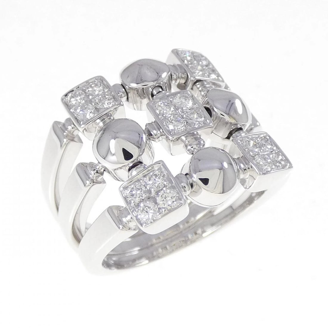 BVLGARI LUCIA RING: Bvlgari Lucia Ring Brand: BVLGARI Type: Ring Material: 750 White Gold Main Stone Natural Color: White Gold Size: 6.5 (US size) Accessories: None Accessories Notice: When purchasing pre-own