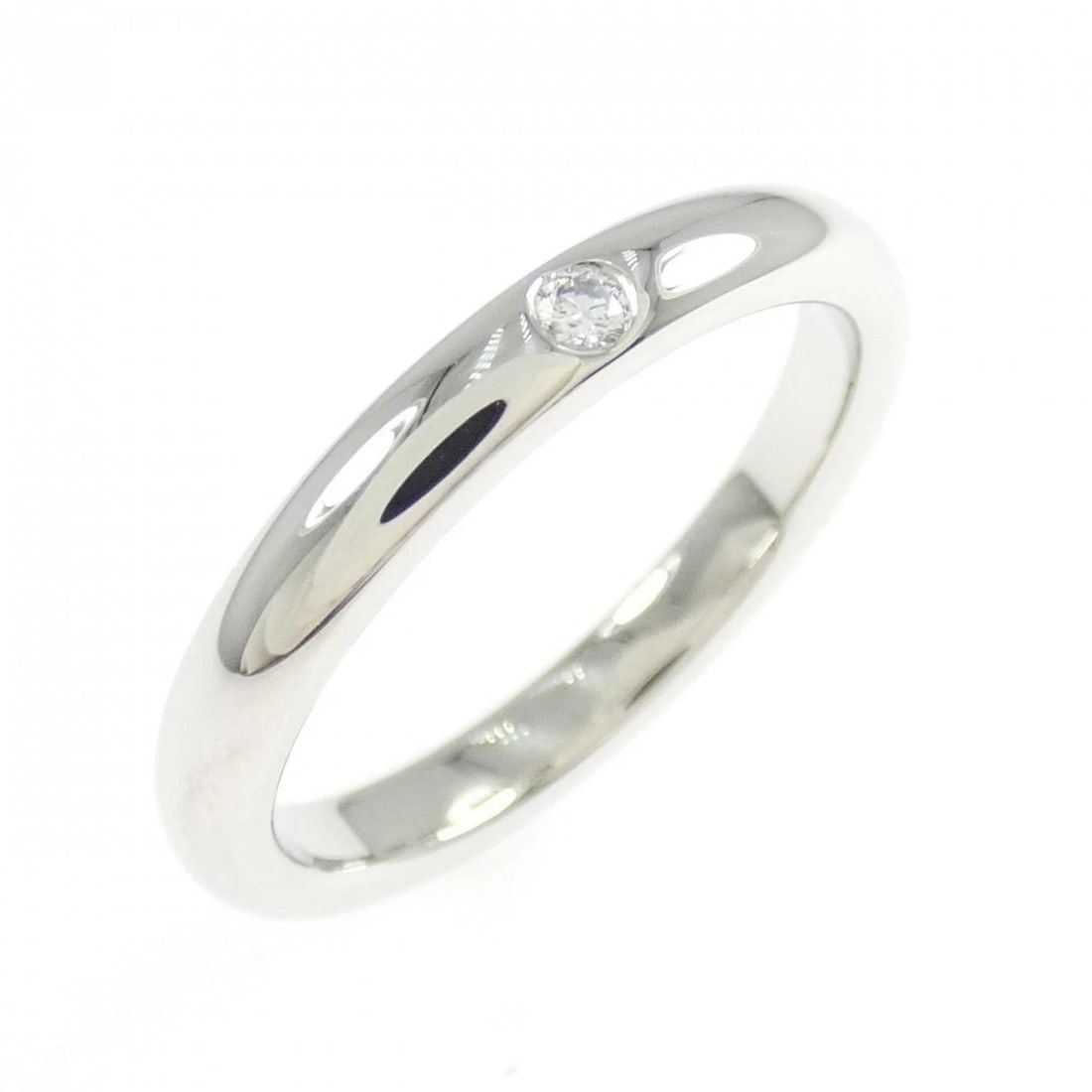 TIFFANY STACKING BAND RING: Tiffany Stacking Band Ring Brand: Tiffany Type: Ring Material: Platinum 950 Main Stone Natural Color: Platinum Size: 5.5 (US size) Accessories: None Accessories Notice: When purchasing pre