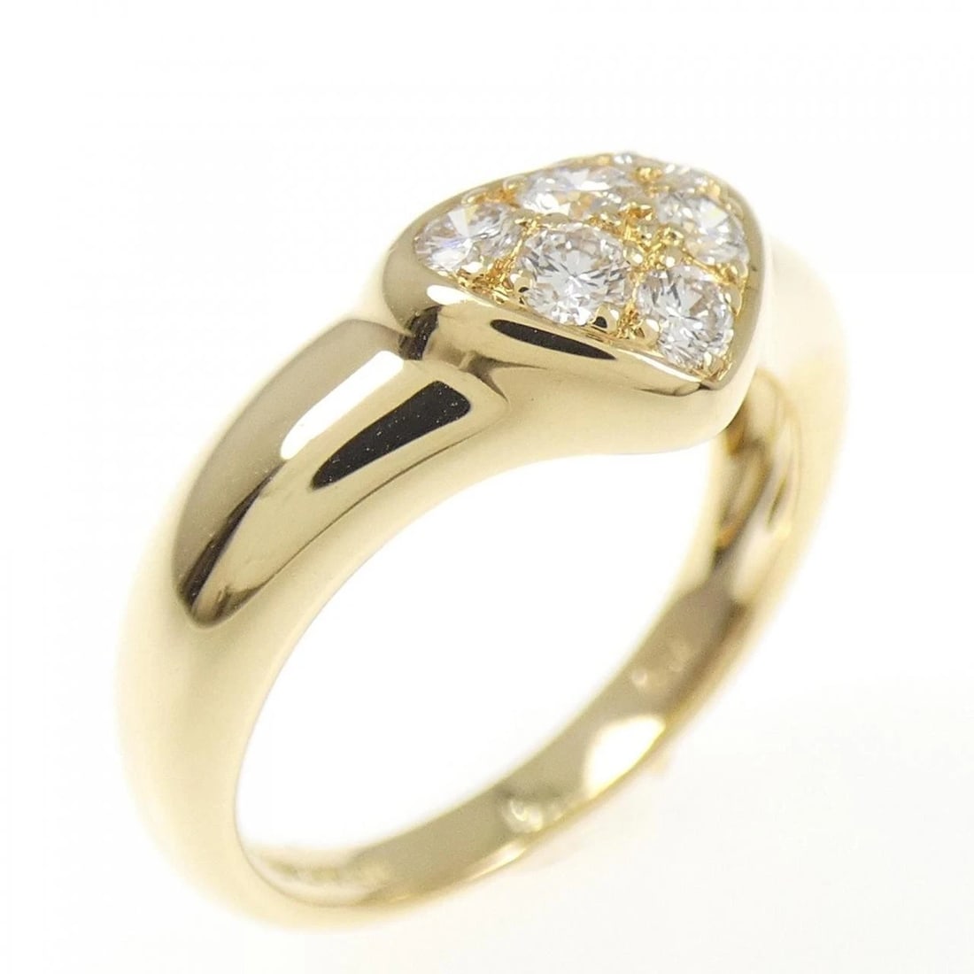 TIFFANY & CO. PAVE HEART RING: Tiffany & Co. Pave Heart Ring Brand: Tiffany Type: Ring Material: 750 Yellow Gold Main Stone Natural Color: Yellow Gold Size: 4.5-5 (US size) Accessories: None Accessories Notice: When