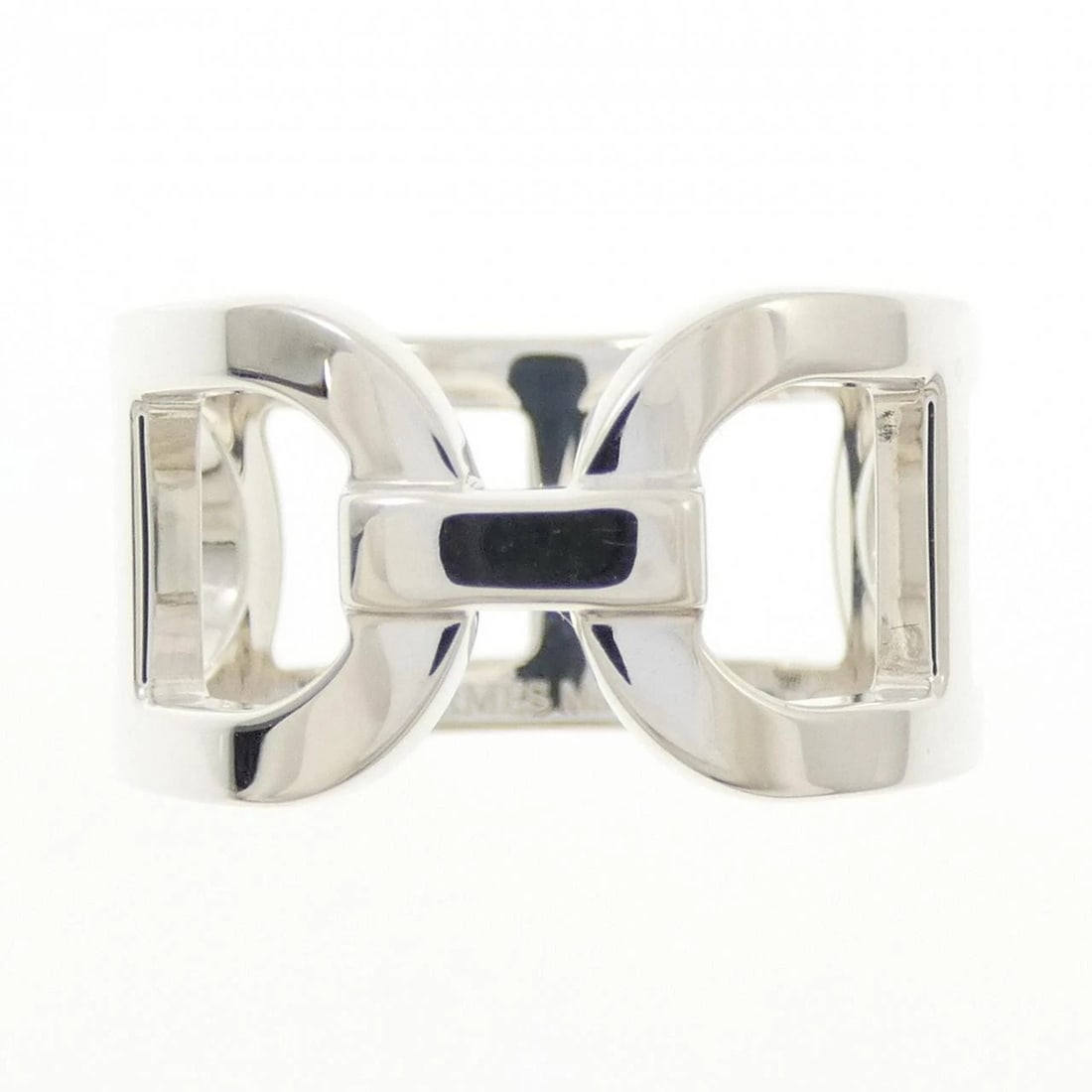 HERMES EVER CHAINE D'ANCRE RING: HERMES Ever Chaine d'Ancre Ring Brand: HERMES Type: Ring Material: 925 Silver Color: Silver Size: 6.5-7 (US size) Accessories: None Accessories Notice: When purchasing pre-owned goods, please