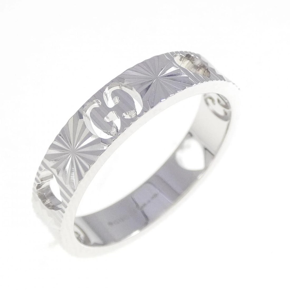 GUCCI 750WG RING: GUCCI 750WG Ring Brand: GUCCI Type: Ring Material: 750 White Gold Color: White Gold Size: 6.5-7 (US size) Accessories: None Accessories Notice: When purchasing pre-owned goods, please refer