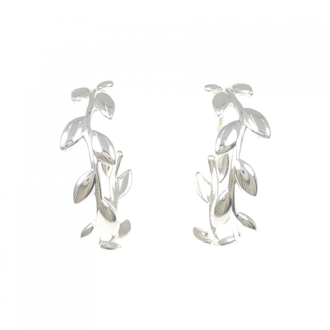 TIFFANY OLIVE LEAF HOOP EARRINGS: Tiffany Olive Leaf Hoop Earrings Brand: Tiffany Type: Earrings Material: 925 Silver Color: Silver Size: ActualSize HxW: 26.3mmx7.8mm Accessories: None Accessories Notice: When purchasing