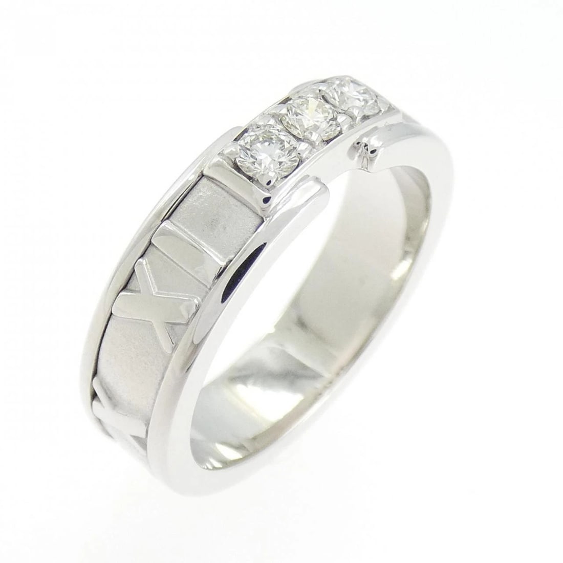 TIFFANY & CO. ATLAS RING: Tiffany & Co. Atlas Ring Brand: Tiffany Type: Ring Material: 750 White Gold Main Stone Natural Color: White Gold Size: 5.5 (US size) Accessories: None Accessories Notice: When purchasing