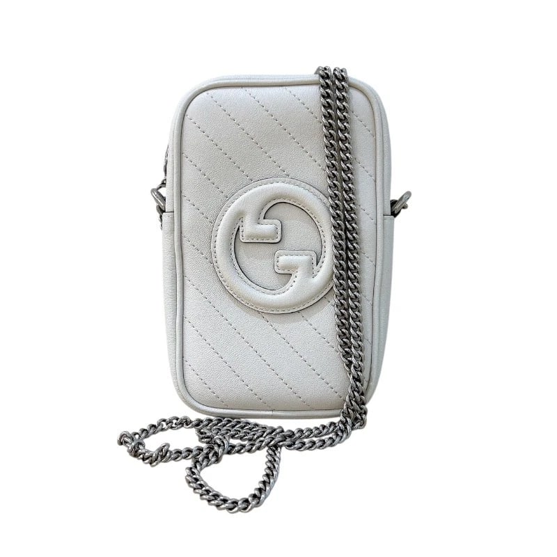 GUCCI BLONDIE MINI CHAINSHOULDER BAG: GUCCI Blondie Mini ChainShoulder Bag Brand: GUCCI Type: Shoulder Bag Material: leather Color: SVHardware Size: W4.1 x H7.1x D1.8inch Shoulder:21.7inch Accessories: None Accessories Notice: