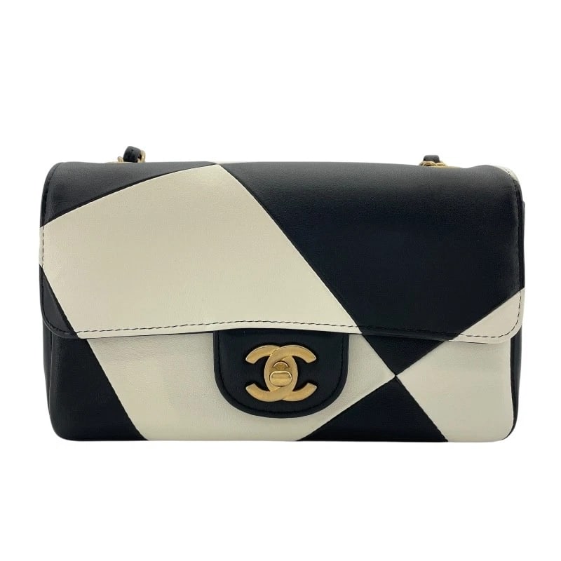 CHANEL CHAINSHOULDER BAG - 2