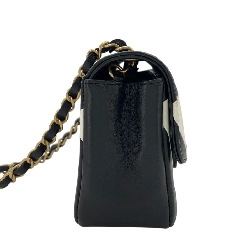 CHANEL CHAINSHOULDER BAG - 4