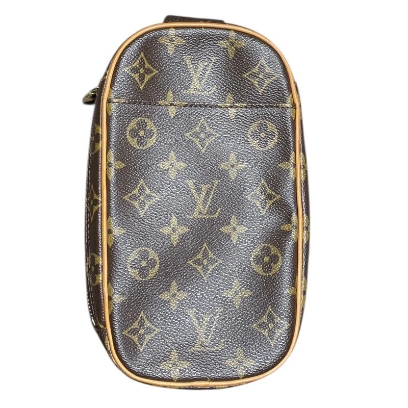 LOUIS VUITTON POCHETTE GANGE BODY BAG: LOUIS VUITTON Pochette Gange body bag Brand: LOUIS VUITTON Type: body bag Material: Monogram Color: None Size: W8.7 x H5.1x D1.8inch Accessories: None Accessories Notice: When purchasing p