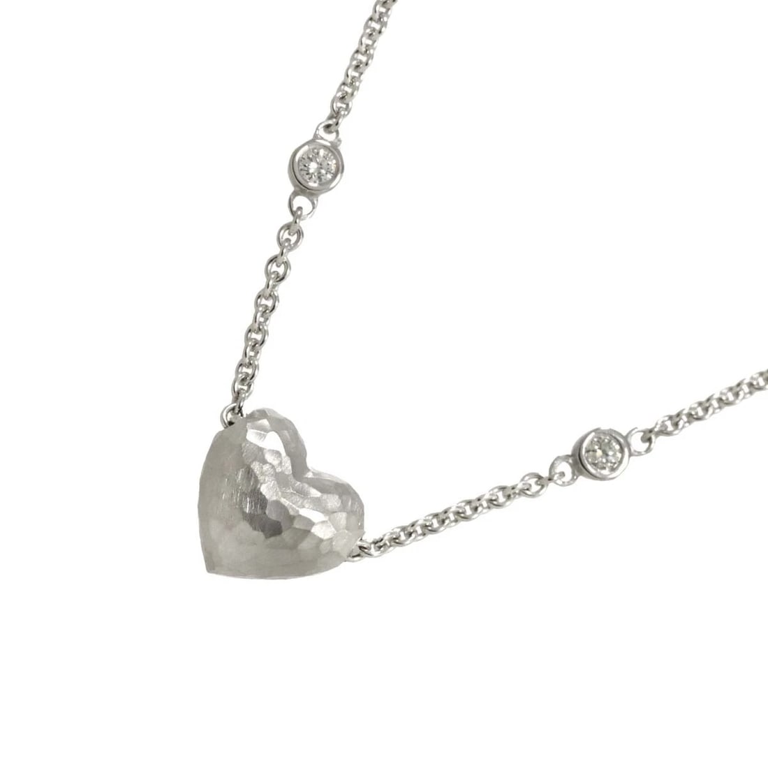 TIFFANY CO. HEART DIAMOND NECKLACE 18K: TIFFANY Co. Heart Diamond Necklace 18K Brand: TIFFANY CO. Type: Necklace Material: 18K White Gold Main Stone Natural Color: White Gold Size: internal circumference of the chain: 16.1inch Top