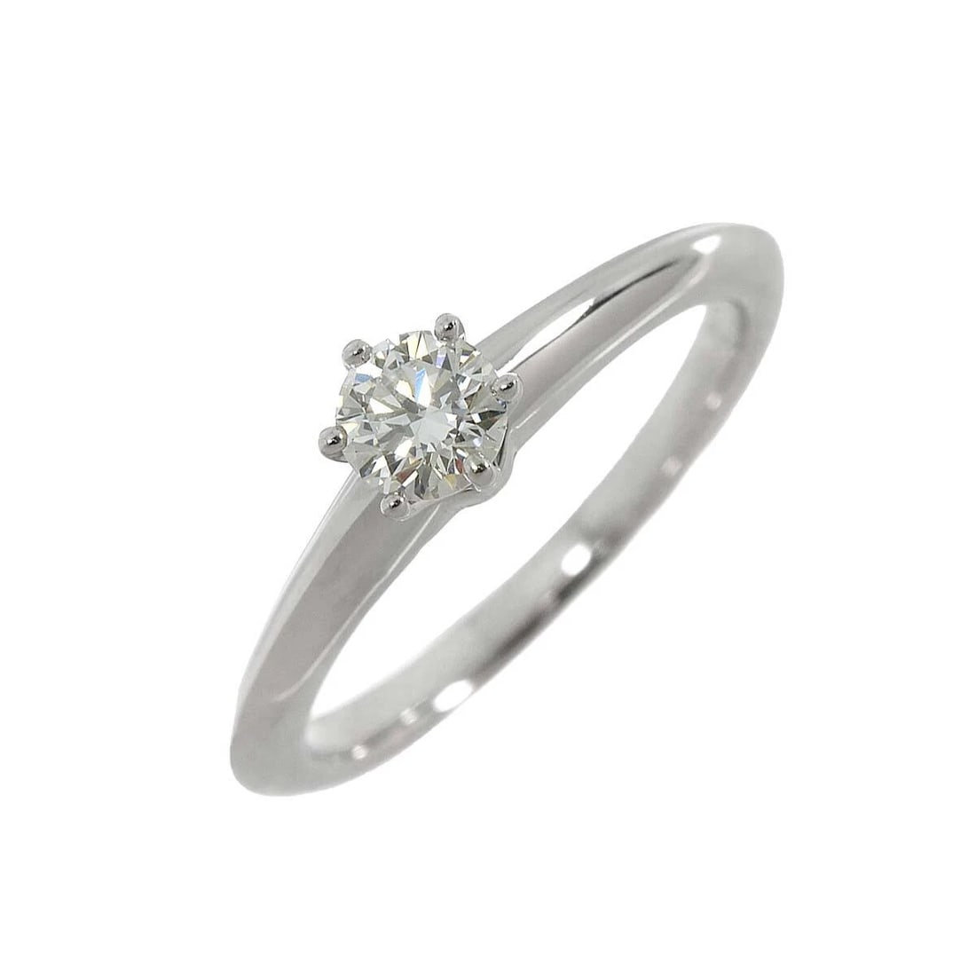 TIFFANY CO. DIAMOND RING PLATINUM: TIFFANY CO. Diamond Ring Platinum Brand: TIFFANY CO. Type: Ring Material: Pt Platinum Main Stone Natural Color: Platinum Size: 4.5(US) Accessories: None Accessories Notice: When purchasing