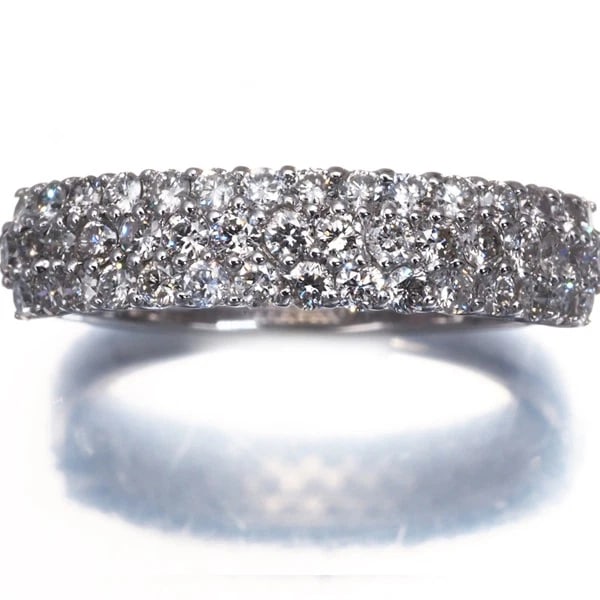 DIAMOND PAVED RING 18K 750 WHITE GOLD: Diamond Paved Ring 18K 750 White Gold Brand: Unbranded Type: Ring Material: Metal White Gold Main Stone Natural Color: White Gold Size: US7 Accessories: None Accessories Notice: When