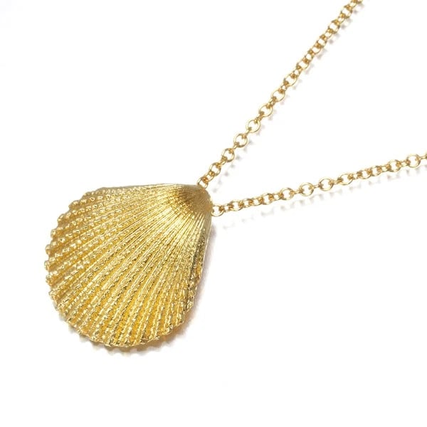 TIFFANY&CO. NECKLACE SHELL MOTIF 18K 750 YELLOW GOLD: Tiffany&Co. Necklace Shell Motif 18K 750 Yellow Gold Brand: Tiffany & Co. Type: Necklace Material: Metal Yellow Gold Color: Yellow Gold Size: Necklace length: 46cm Accessories: None