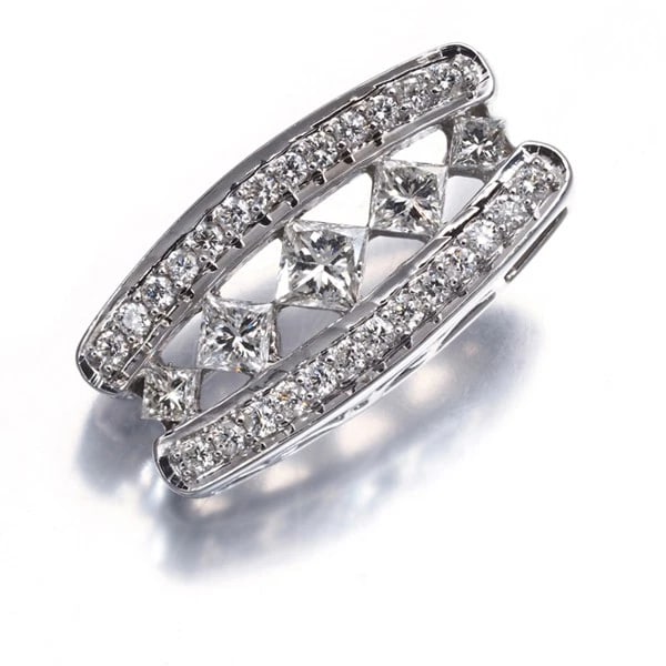 DIAMOND OPENWORK PENDANT 18K 750 WHITE GOLD: Diamond Openwork Pendant 18K 750 White Gold Brand: Unbranded Type: Pendant Material: Metal White Gold Main Stone Natural Color: White Gold Size: Design size: 19.2 x 9.7mm Accessories: None