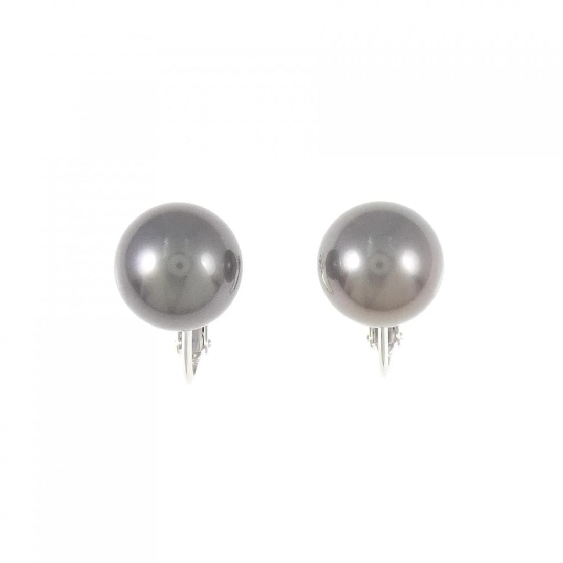 TASAKI BLACK PEARL EARRINGS: TASAKI Black Pearl Earrings Brand: TASAKI Type: Earrings Material: K18 White Gold Color: White Gold Size: Diameter: 10.3mm Accessories: None Accessories Notice: When purchasing pre-owned