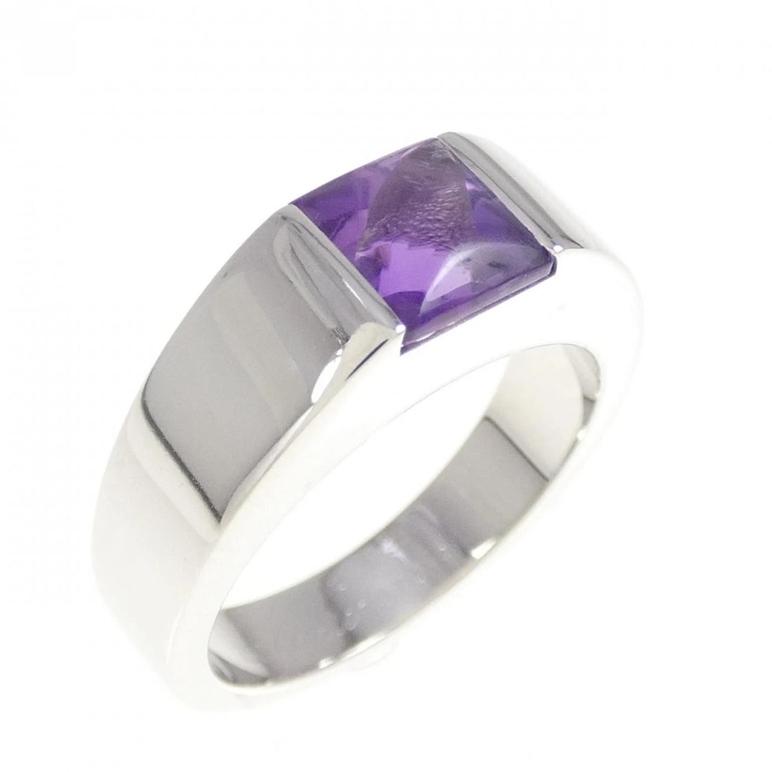 CARTIER TANK RING: Cartier Tank Ring Brand: Cartier Type: Ring Material: 750 White Gold Main Stone Amethyst Color: White Gold Size: 6 (US size) Accessories: None Accessories Notice: When purchasing pre-owned