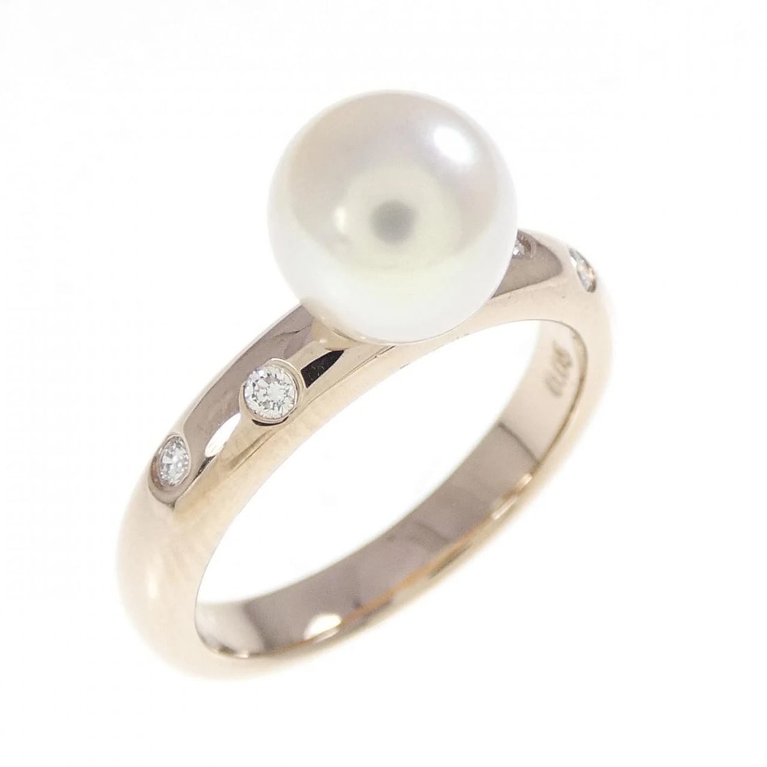 TASAKI AKOYA PEARL RING: TASAKI Akoya Pearl Ring Brand: TASAKI Type: Ring Material: 750 Pink Gold Color: Pink Gold Size: 5 (US size) Accessories: None Accessories Notice: When purchasing pre-owned goods, please refer