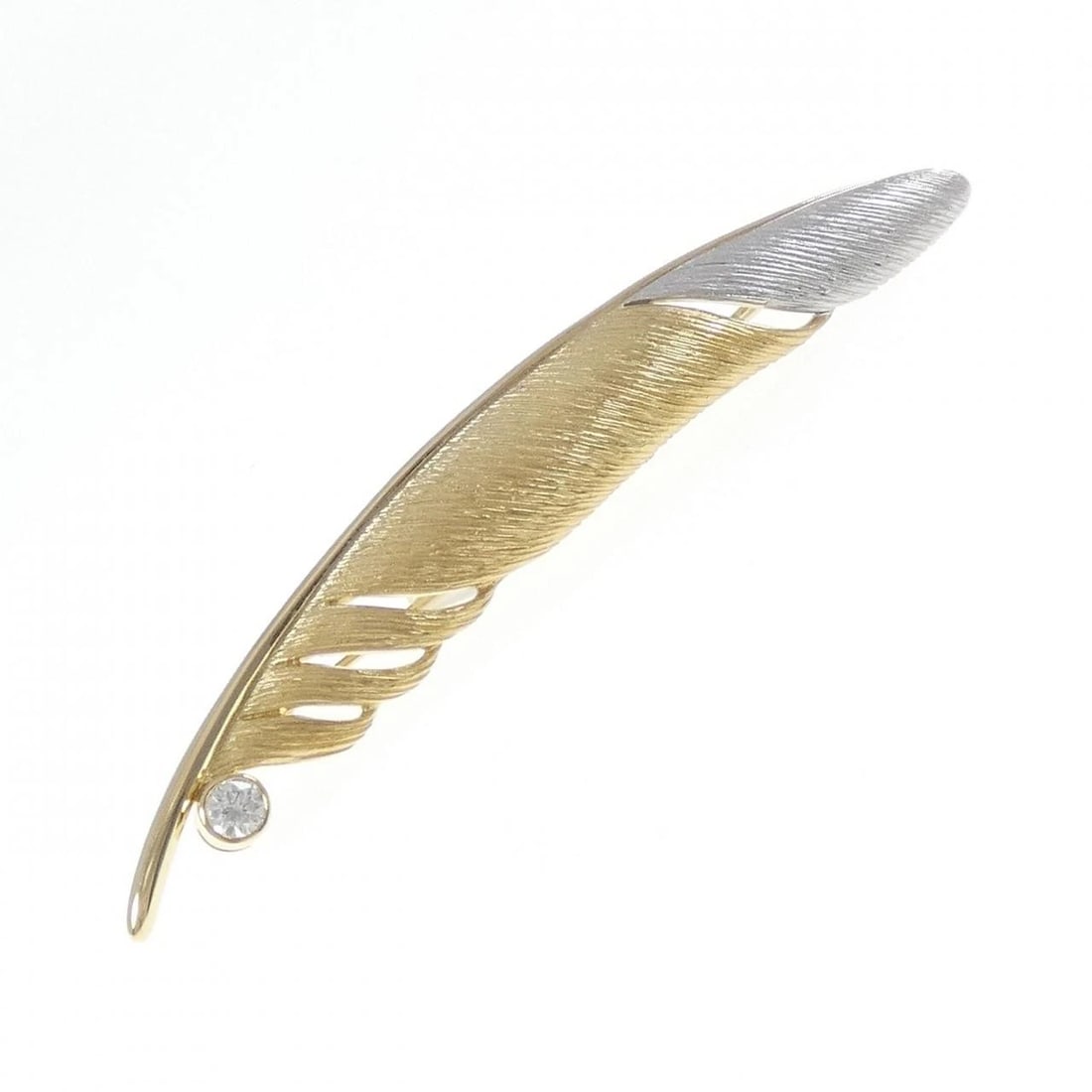 MIKIMOTO FEATHER DIAMOND BROOCH: MIKIMOTO Feather Diamond Brooch Brand: MIKIMOTO Type: Pendant Brooch Material: K18 Yellow Gold Platinum 950 Color: Yellow Gold Platinum Size: HxW: 87.3mmx12.3mm Accessories: None Accessories