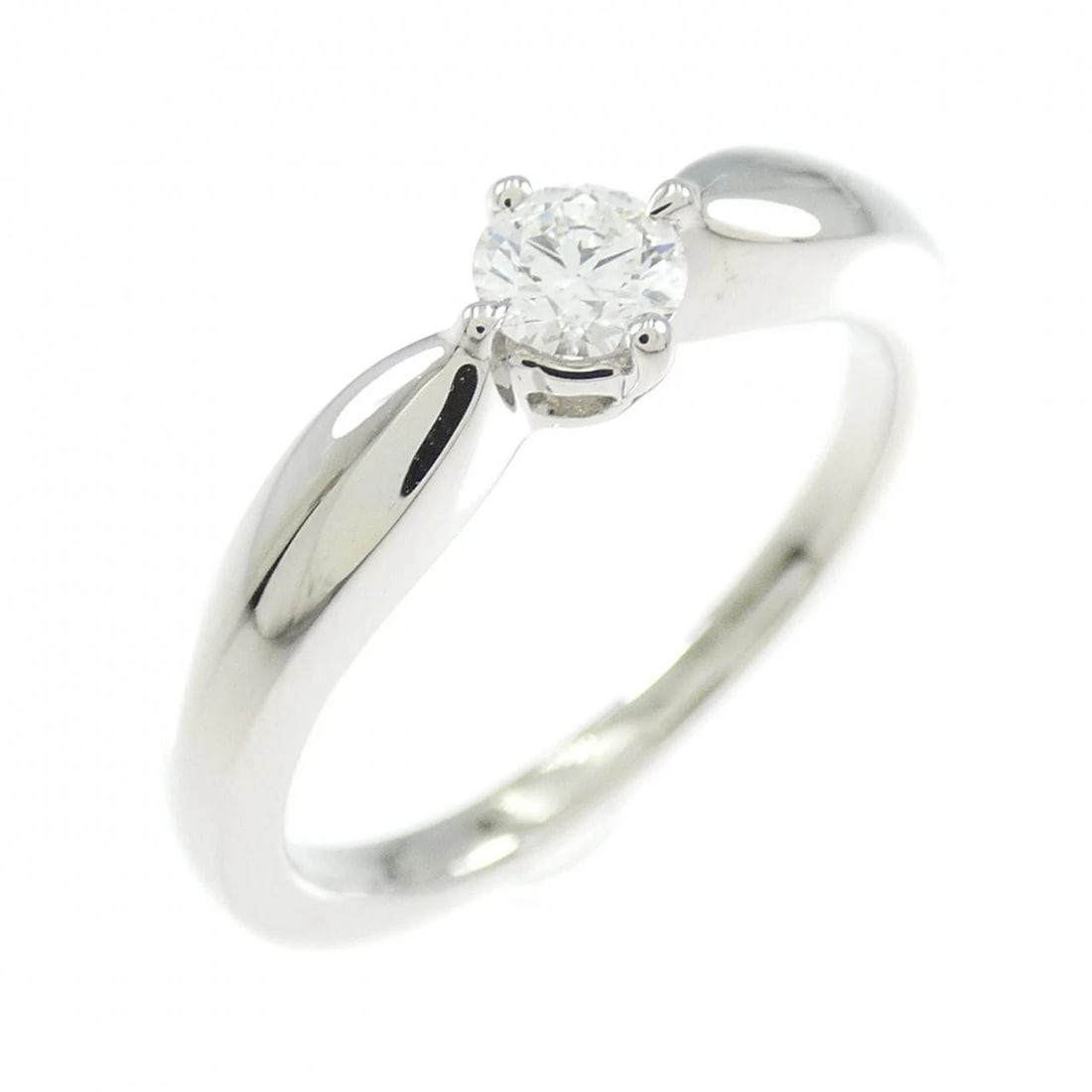 BVLGARI DE DEDICATA A VENICE RING: BVLGARI De Dedicata A Venice Ring Brand: BVLGARI Type: Ring Material: Platinum 950 Main Stone Natural Color: Platinum Size: 5 (US size) Accessories: None Accessories Notice: When purchasing