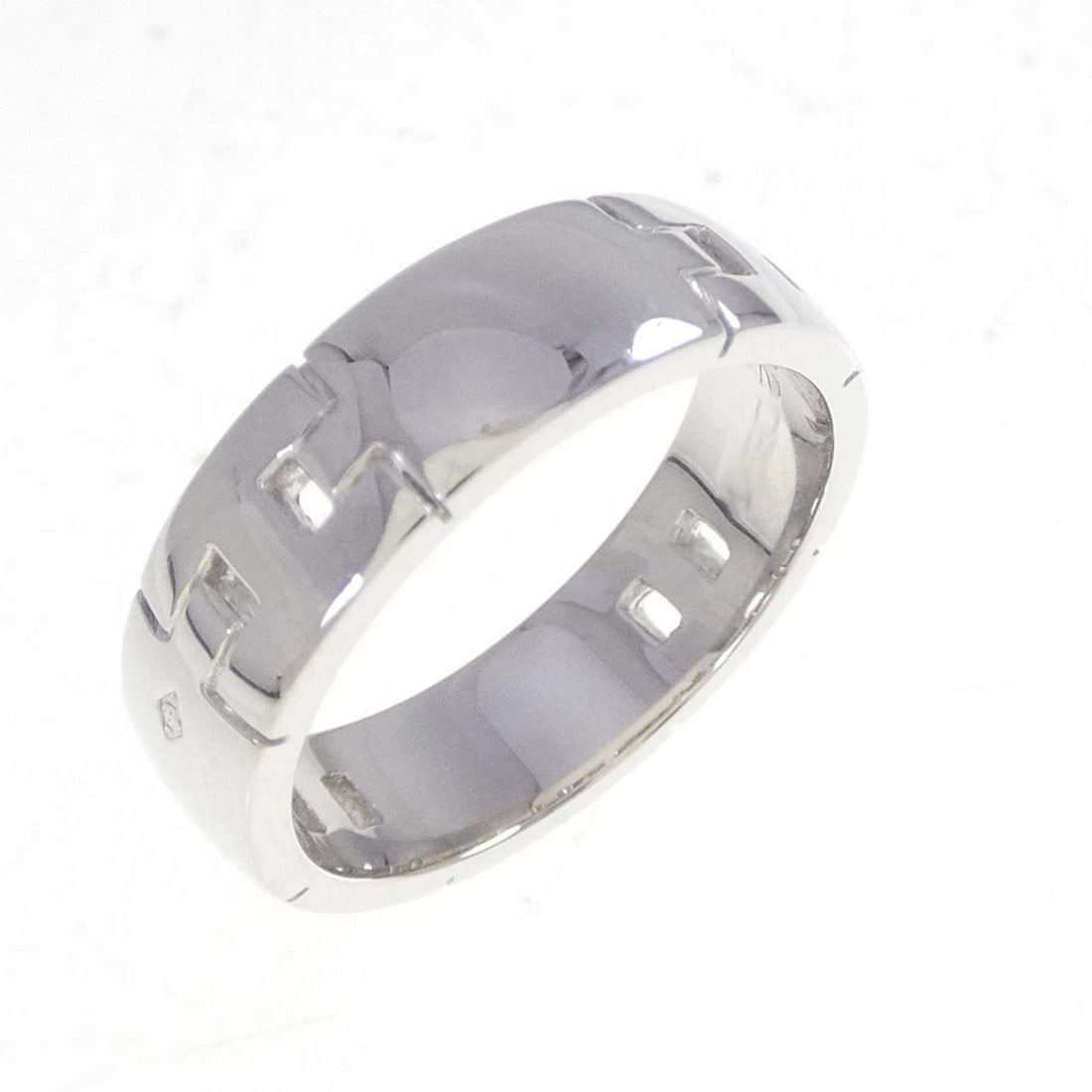 HERMES HERCULES PETIT MODEL RING: HERMES Hercules Petit Model Ring Brand: HERMES Type: Ring Material: 750 White Gold Color: White Gold Size: 7 (US size) Accessories: None Accessories Notice: When purchasing pre-owned goods