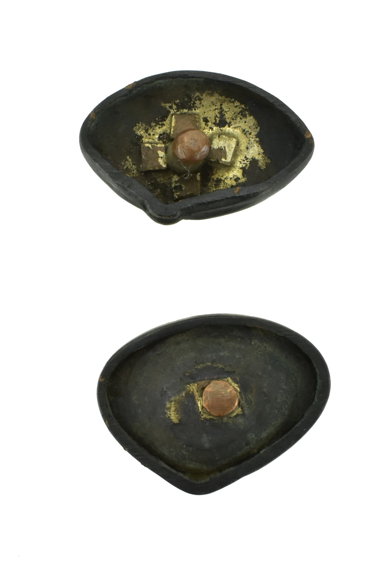 AUTHENTIC JAPANESE MENUKI: Authentic Japanese Menuki Description: Authentic Japanese Menuki Size: None Accessories: None Accessories Notice: When purchasing pre-owned goods, please refer to the photos of the items to