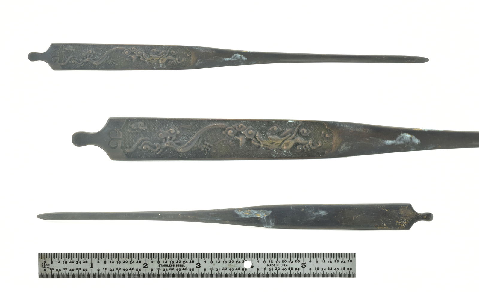 KOGAI: Kogai Description: Kogai. Hairdressing tool that is part of a sword mounting. Size: Length 5.25inch Accessories: None Accessories Notice: When purchasing pre-owned goods, please refer to the