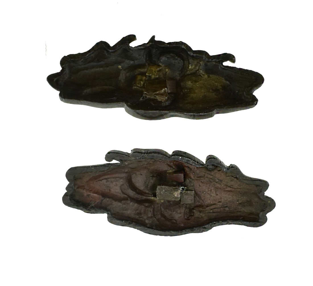 AUTHENTIC JAPANESE MENUKI: Authentic Japanese Menuki Description: Authentic Japanese Menuki Size: None Accessories: None Accessories Notice: When purchasing pre-owned goods, please refer to the photos of the items to